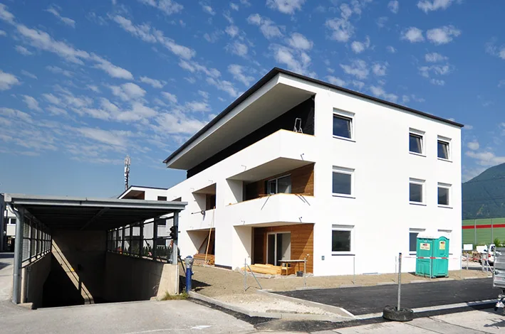Mehrparteienhaus K1 und K2 während der Bauphase